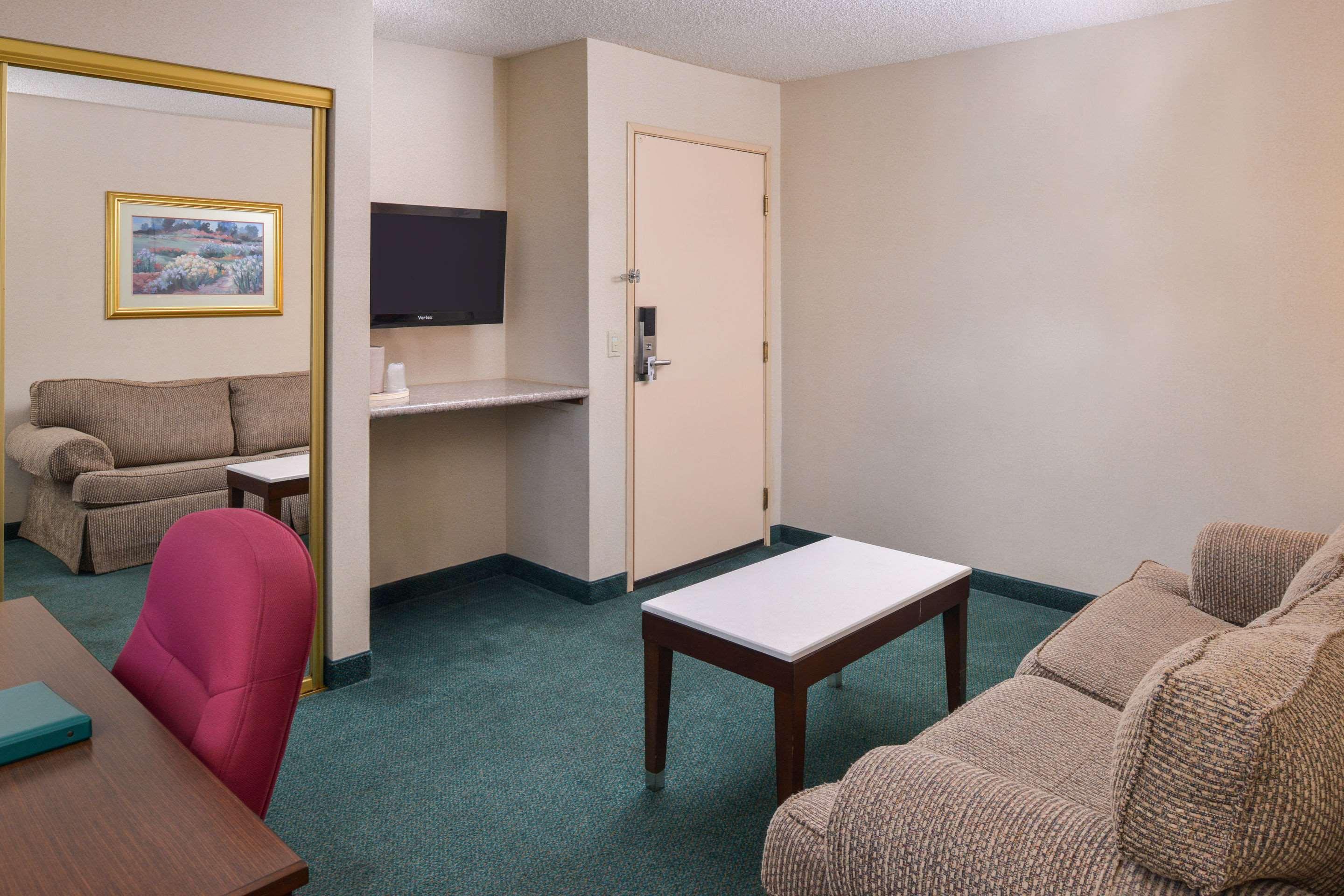 Quality Inn & Suites Walnut - City Of Industry Exterior foto