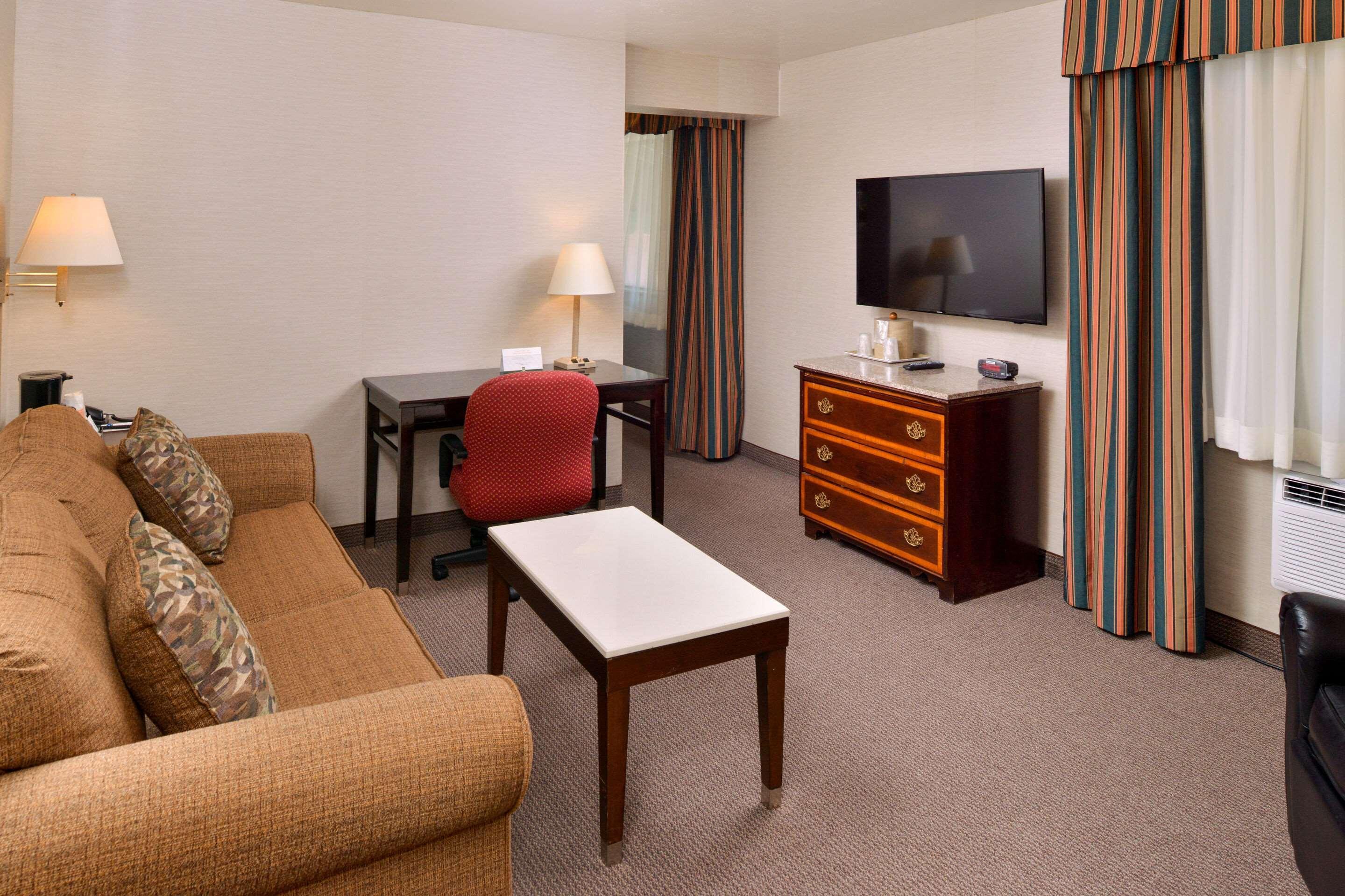 Quality Inn & Suites Walnut - City Of Industry Exterior foto