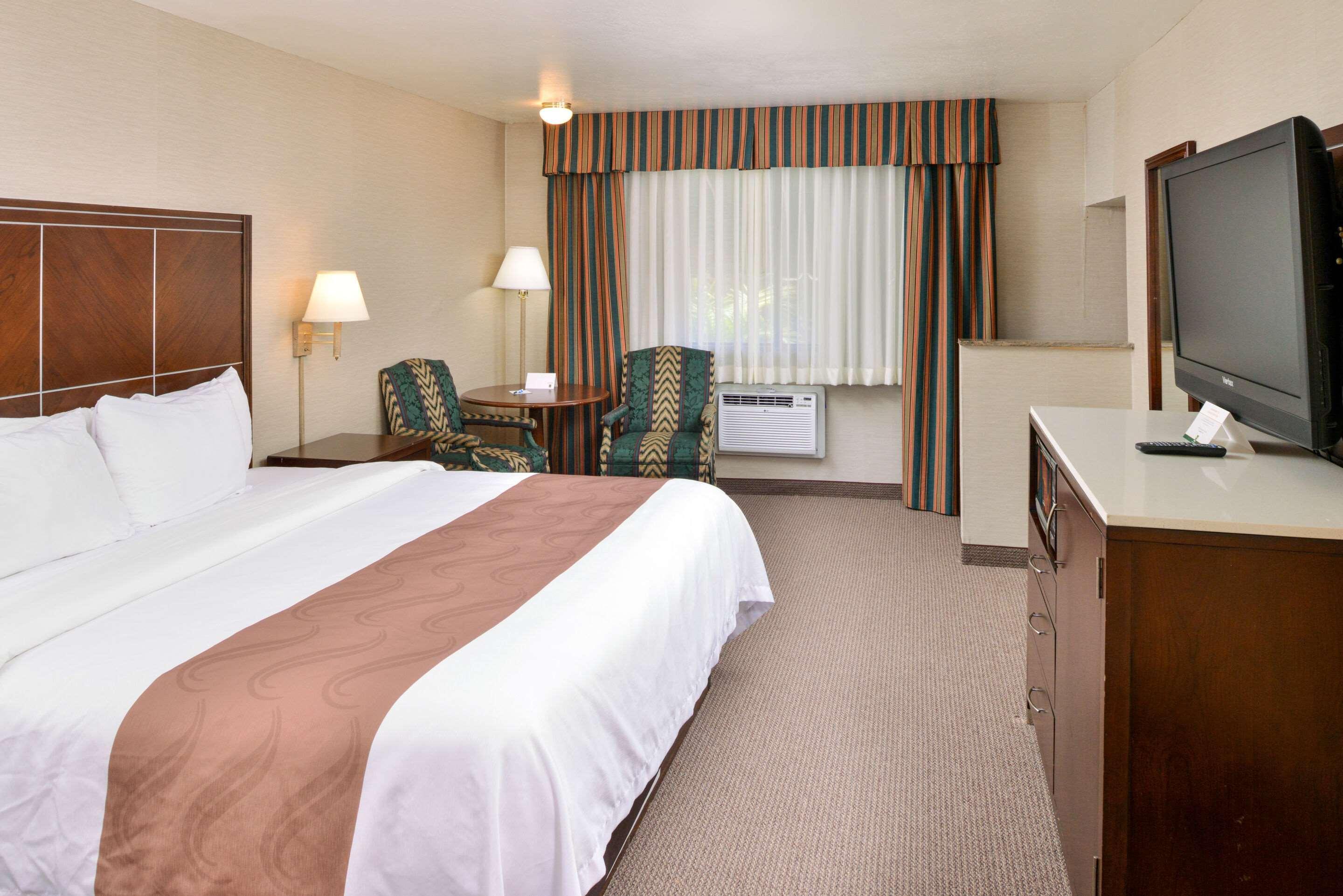 Quality Inn & Suites Walnut - City Of Industry Exterior foto