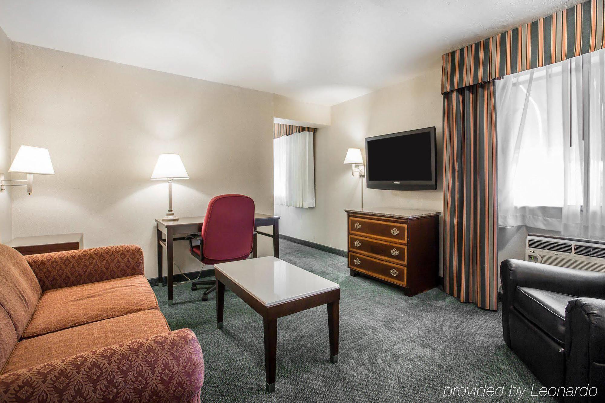 Quality Inn & Suites Walnut - City Of Industry Exterior foto