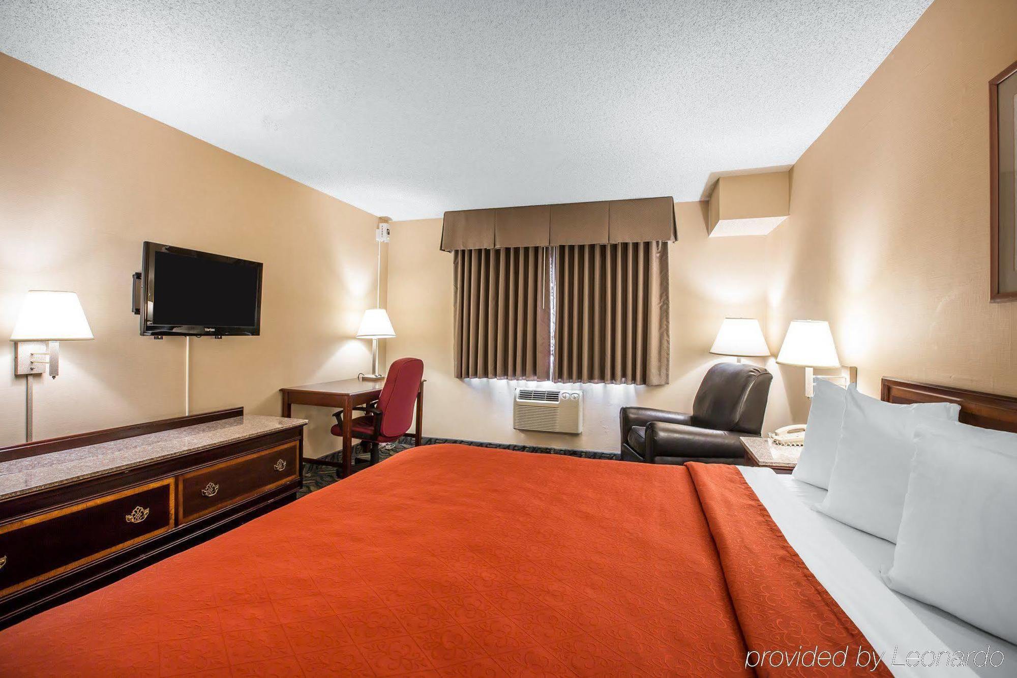 Quality Inn & Suites Walnut - City Of Industry Exterior foto