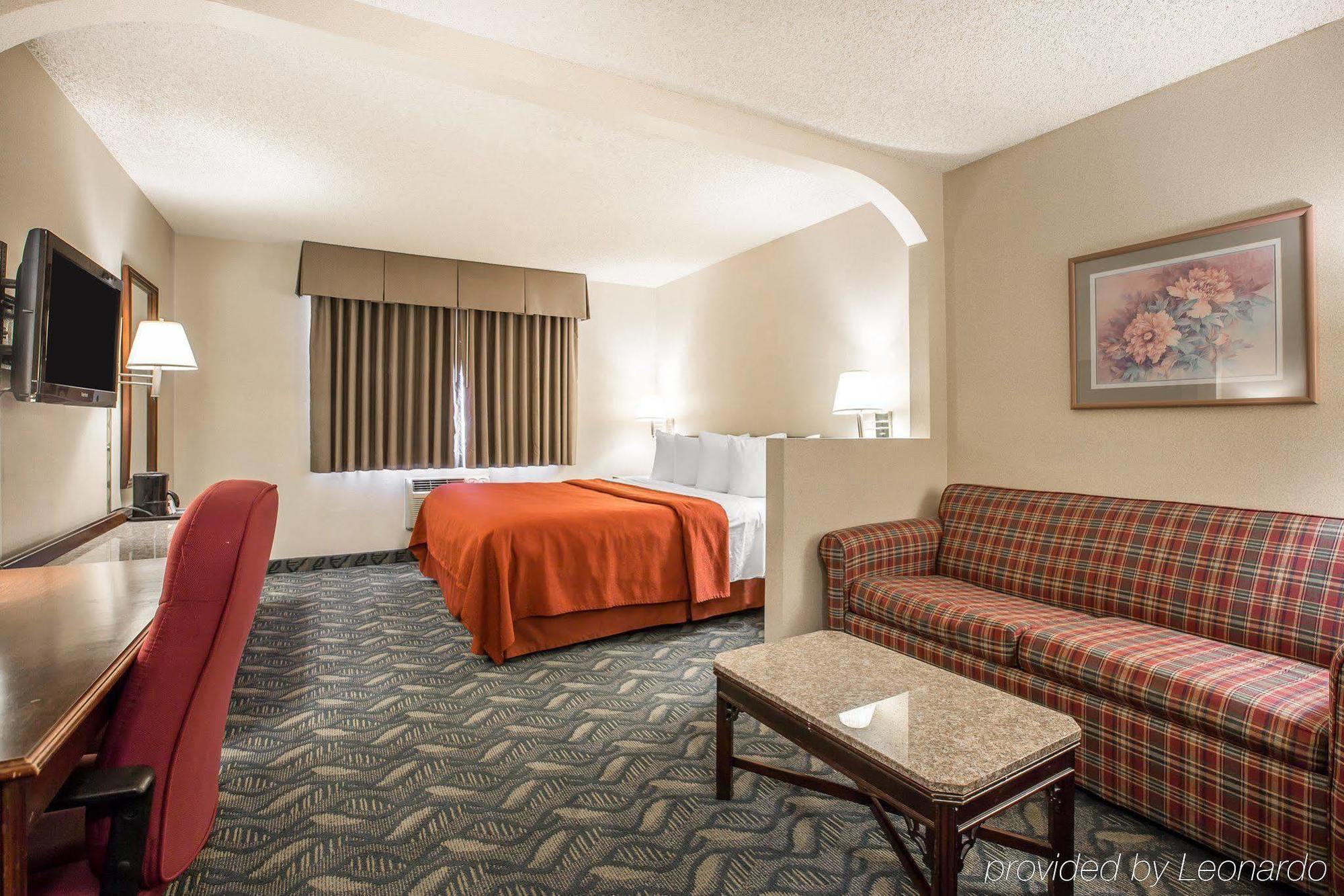 Quality Inn & Suites Walnut - City Of Industry Exterior foto