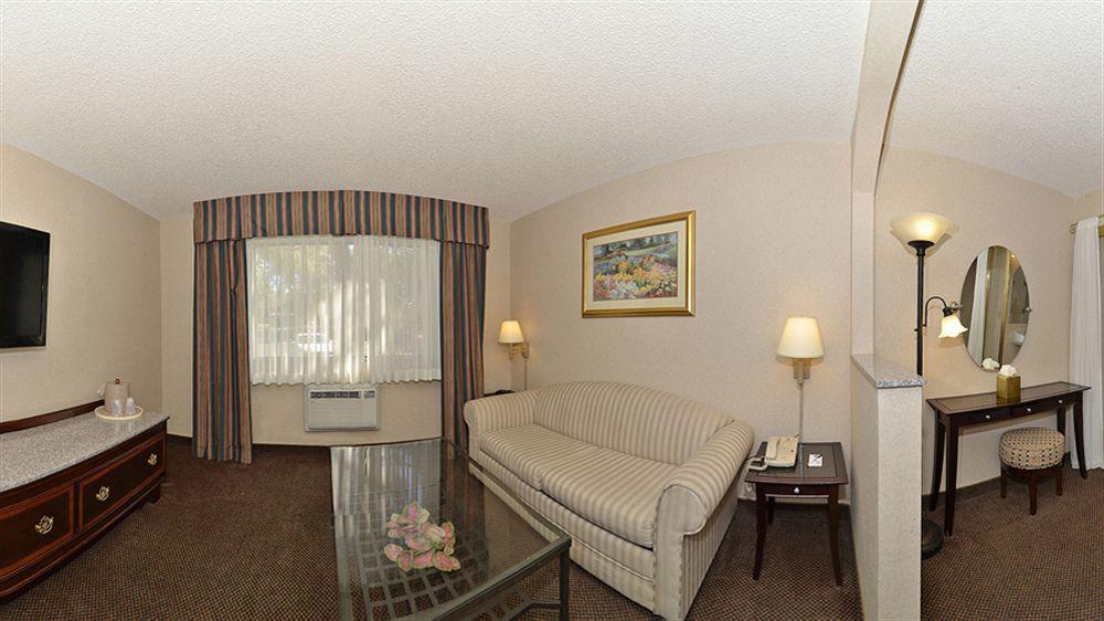 Quality Inn & Suites Walnut - City Of Industry Exterior foto